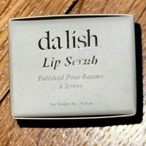 DA LISH COSMETICS
Lip Scrub